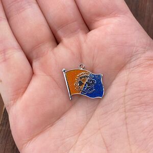 Vintage 925 Sterling Silver Enamel NY World Fair Flag Pendant Bracelet Charm